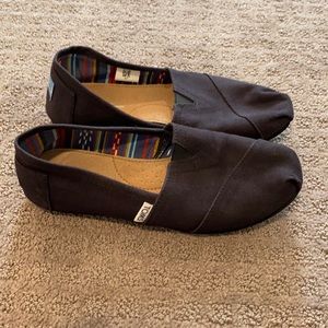 Toms black slip-ons women’s size 8 lightly worn